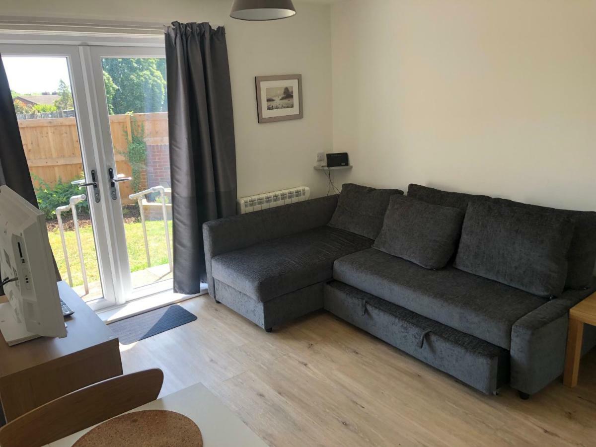 Home-From-Home - Self Catering Garden Apartment, Waterlooville Eksteriør bilde