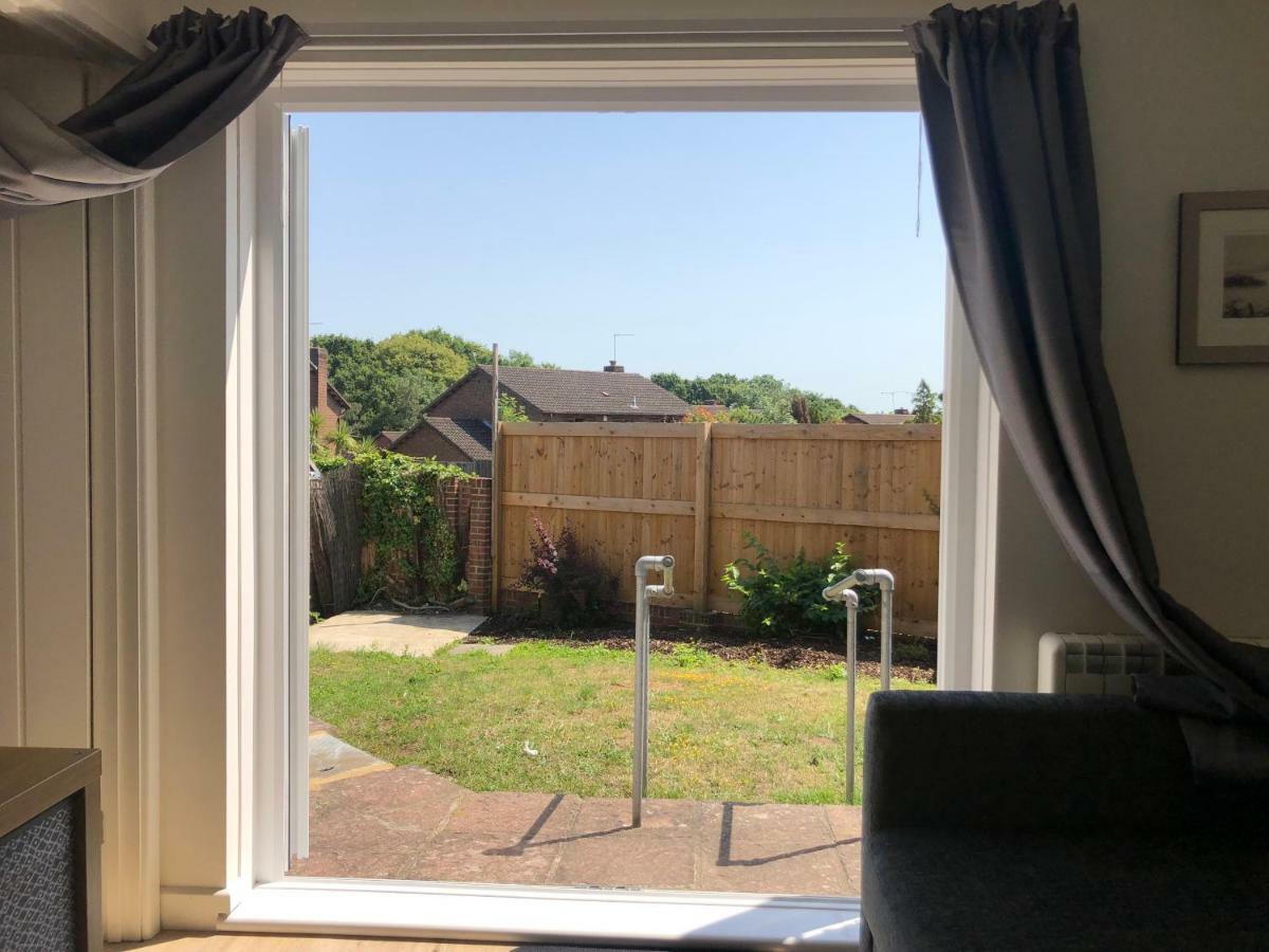 Home-From-Home - Self Catering Garden Apartment, Waterlooville Eksteriør bilde