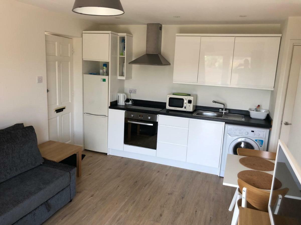 Home-From-Home - Self Catering Garden Apartment, Waterlooville Eksteriør bilde