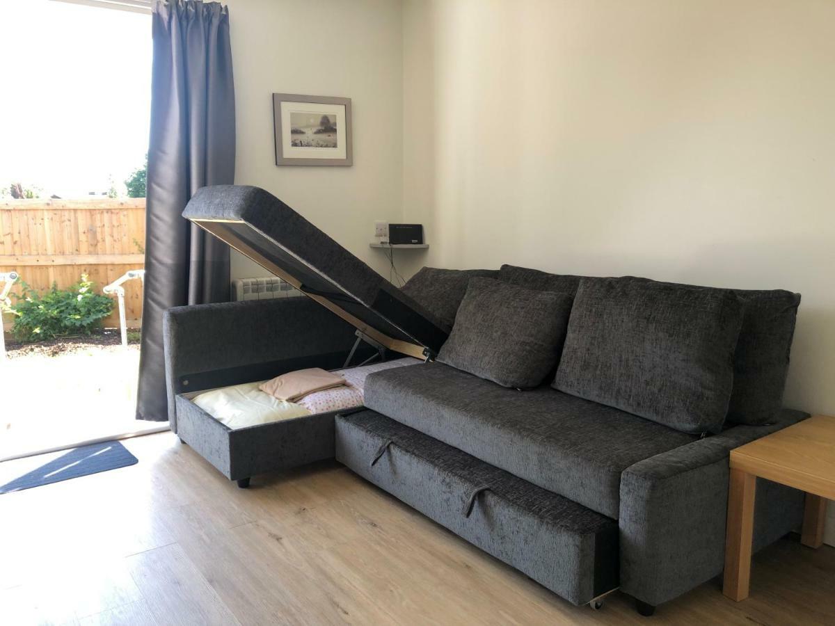 Home-From-Home - Self Catering Garden Apartment, Waterlooville Eksteriør bilde