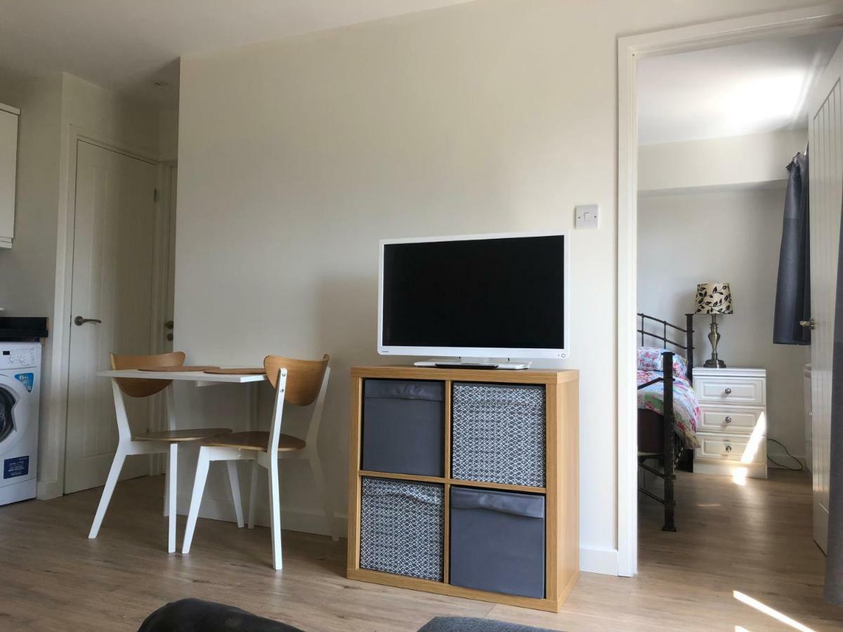 Home-From-Home - Self Catering Garden Apartment, Waterlooville Eksteriør bilde